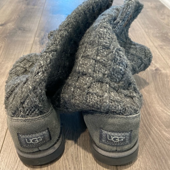 Lattice Cable Knit Ugg Boots - Picture 5 of 6